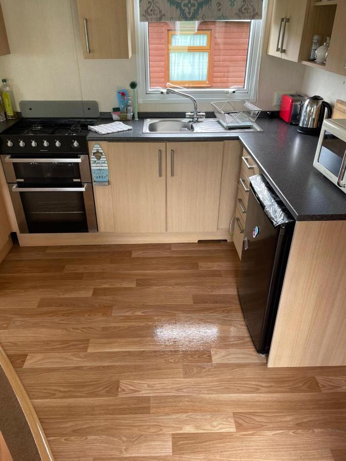 Van Number 123 Beautiful Caravan Sleeps 4 Aberystwyth Eksteriør billede