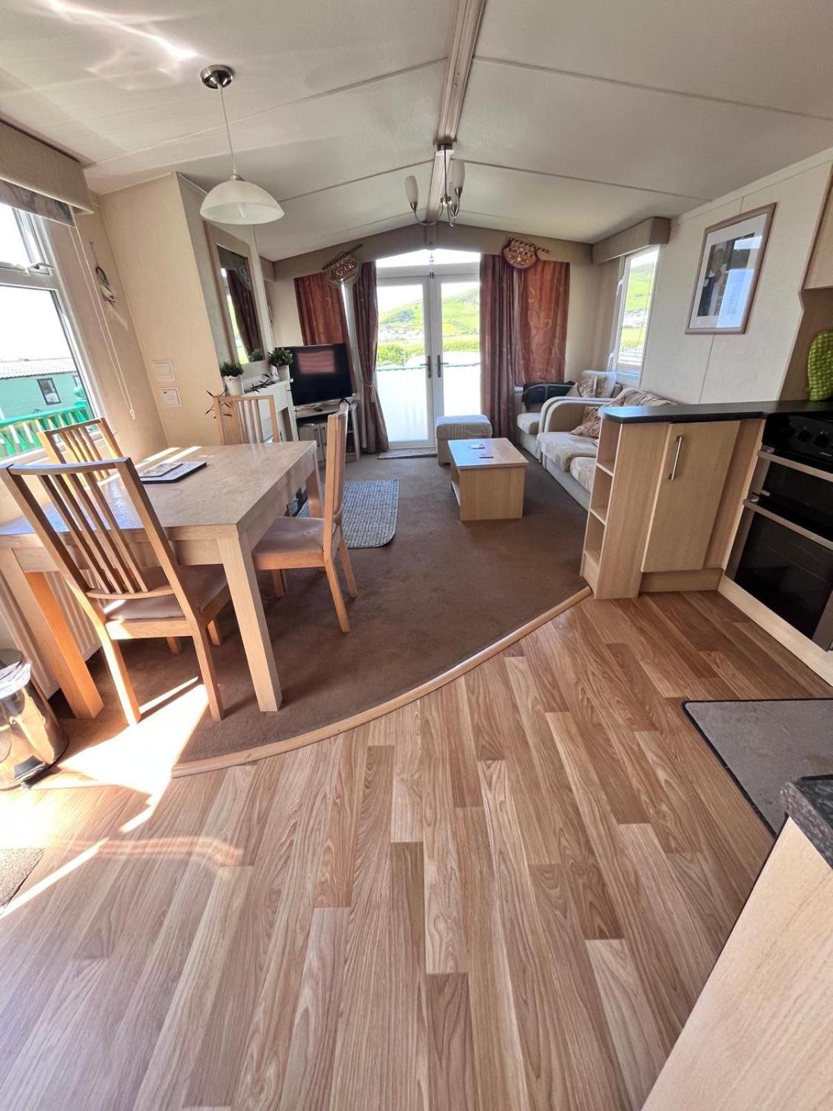 Van Number 123 Beautiful Caravan Sleeps 4 Aberystwyth Eksteriør billede