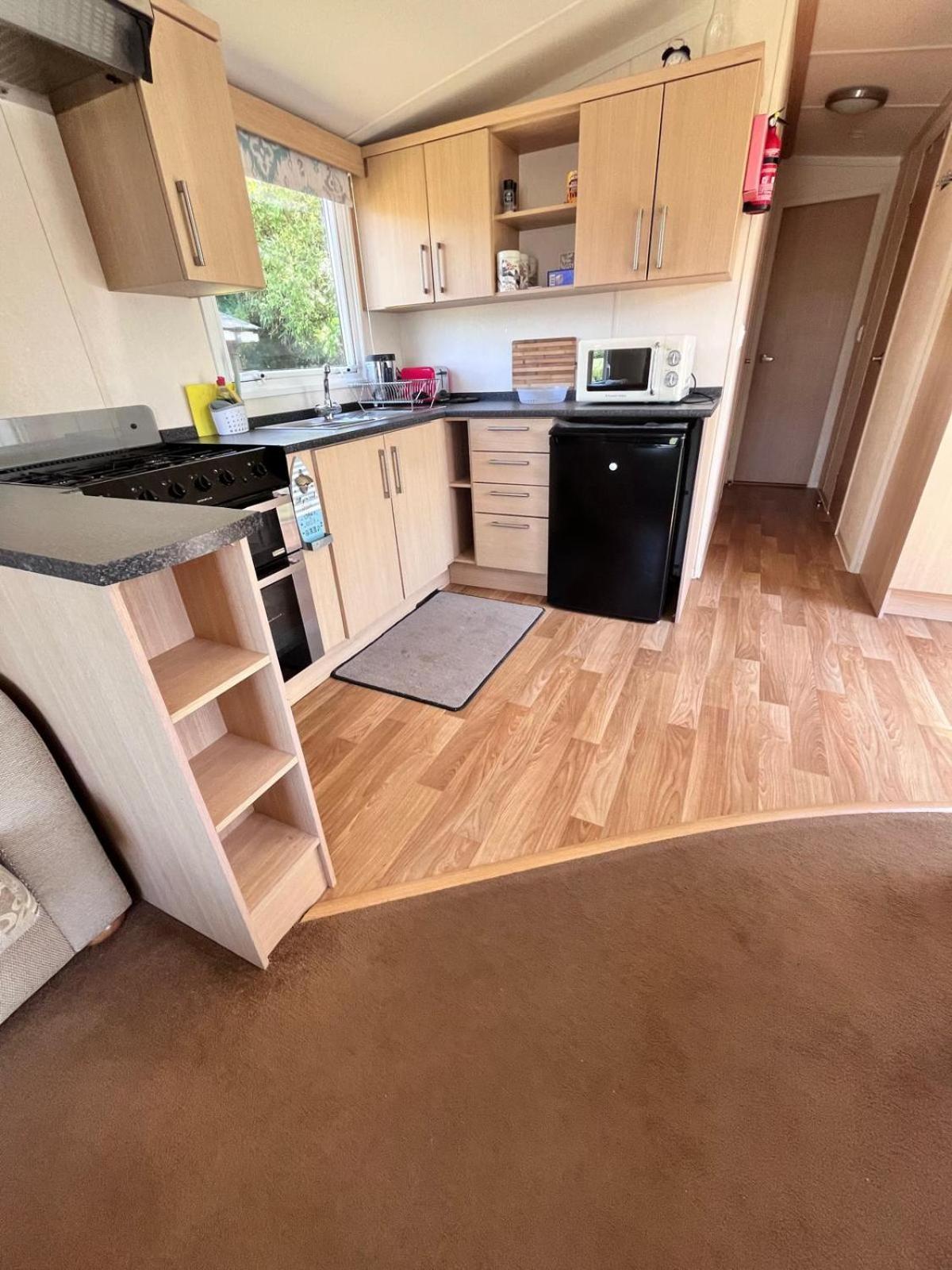 Van Number 123 Beautiful Caravan Sleeps 4 Aberystwyth Eksteriør billede