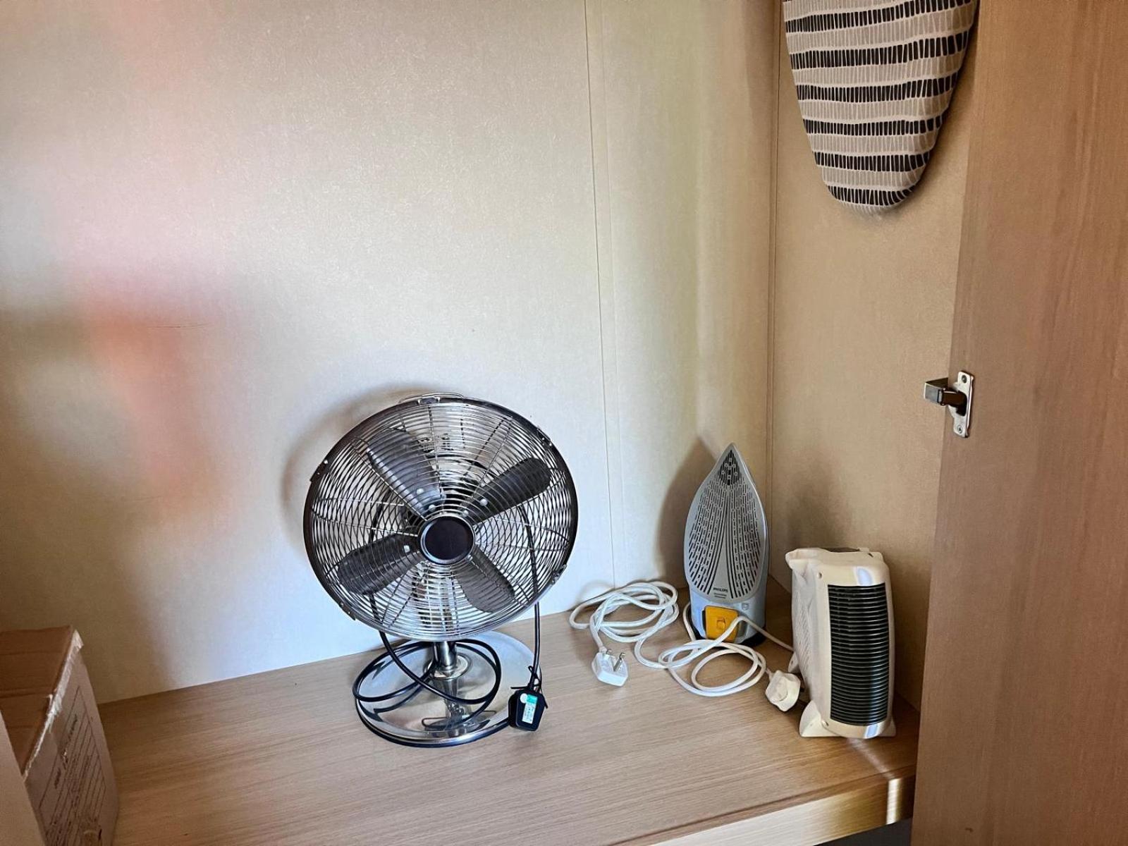 Van Number 123 Beautiful Caravan Sleeps 4 Aberystwyth Eksteriør billede